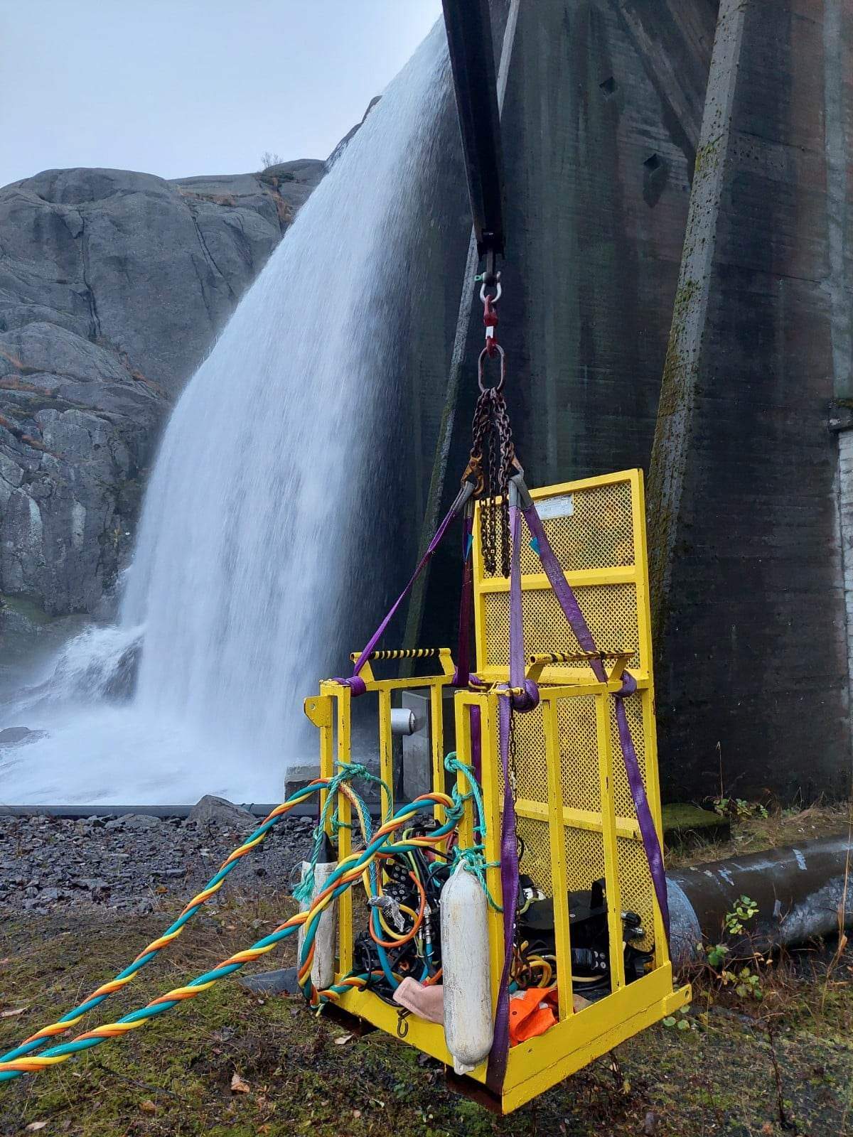 Eget arkivbilde fra kraftverksarbeid – ROV & Dykker Service AS